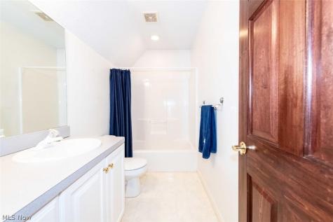 13905 Aquilla Road Burton OH 44021