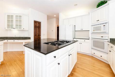 13905 Aquilla Road Burton OH 44021
