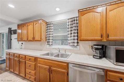 1524 Bancroft Street Cuyahoga Falls OH 44221