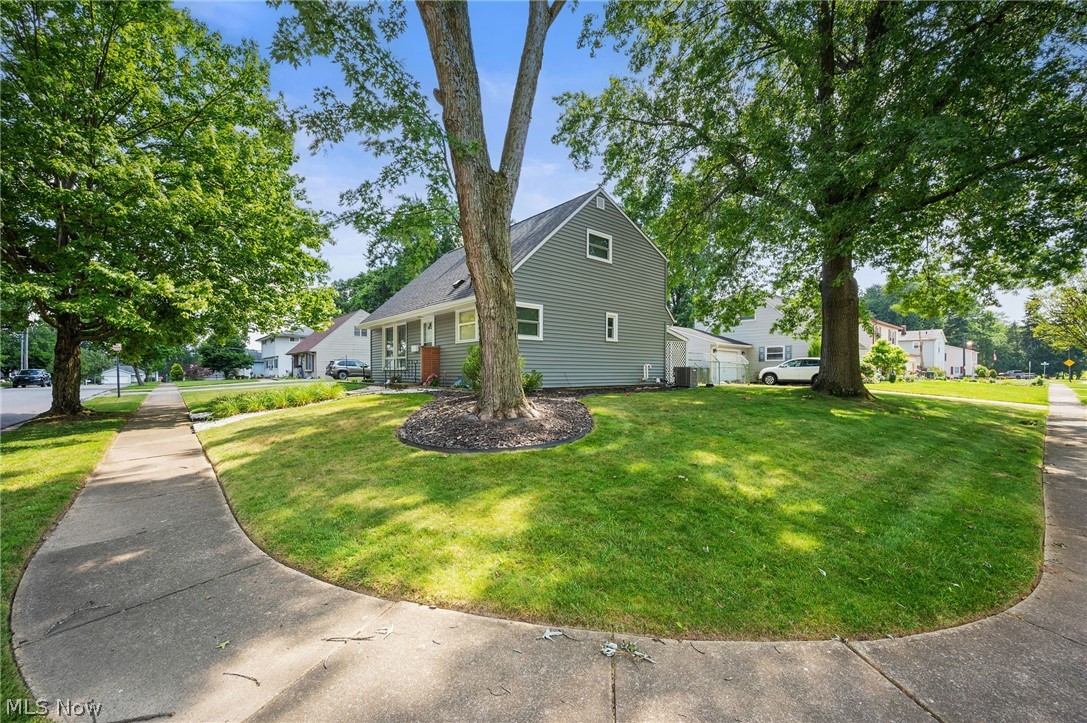 1524 Bancroft Street Cuyahoga Falls OH 44221