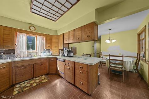 246 Elmdale Avenue Akron OH 44313
