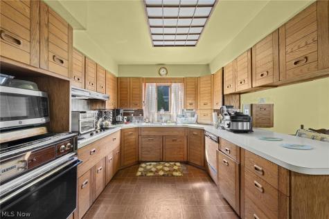 246 Elmdale Avenue Akron OH 44313