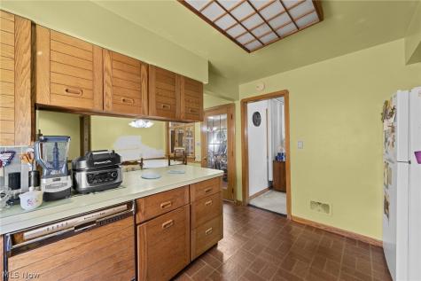 246 Elmdale Avenue Akron OH 44313