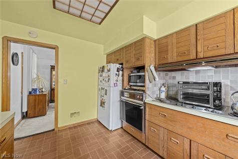 246 Elmdale Avenue Akron OH 44313