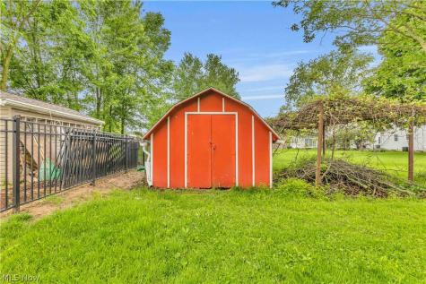 146 East Street Wellington OH 44090