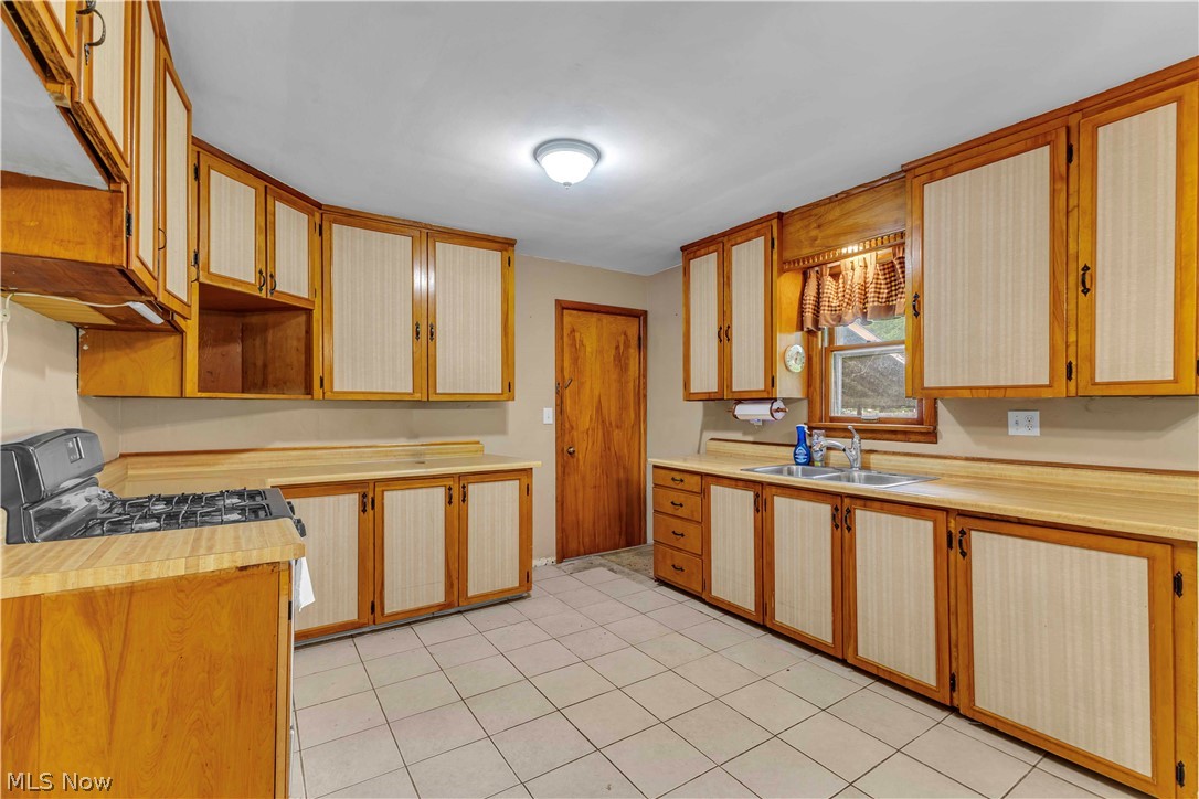146 East Street Wellington OH 44090