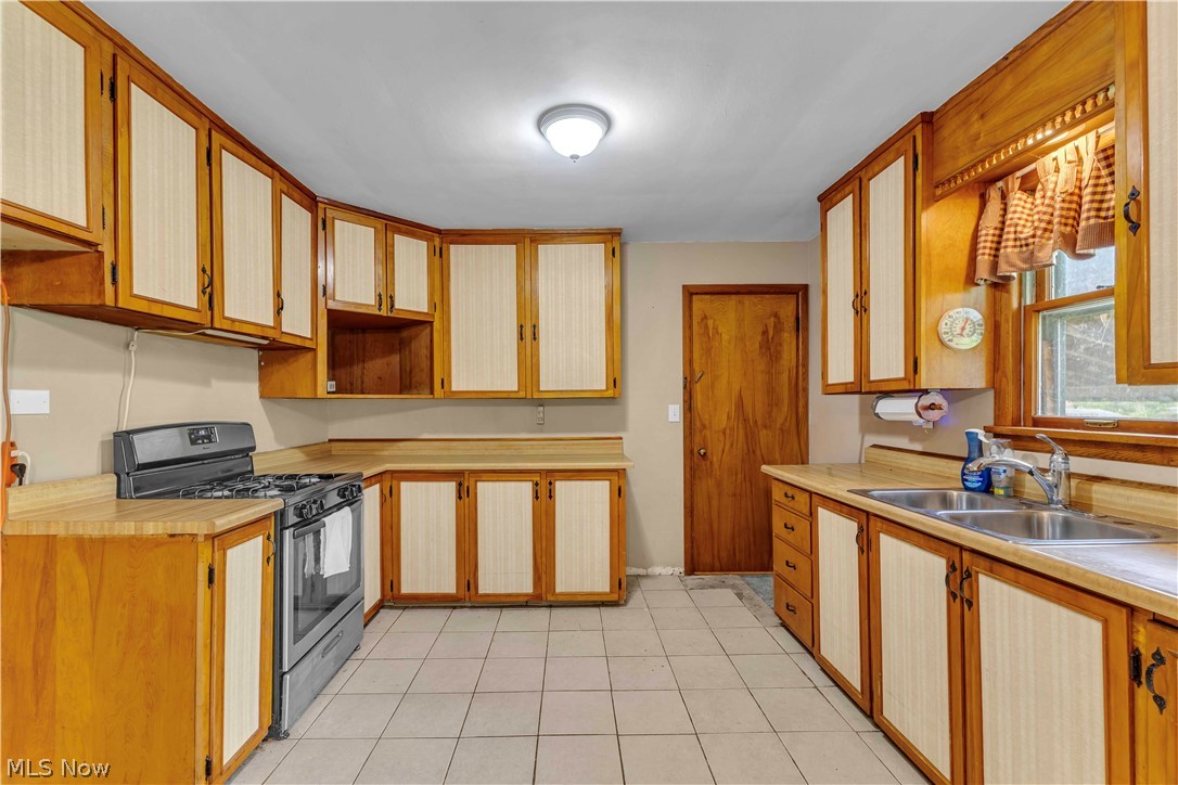 146 East Street Wellington OH 44090