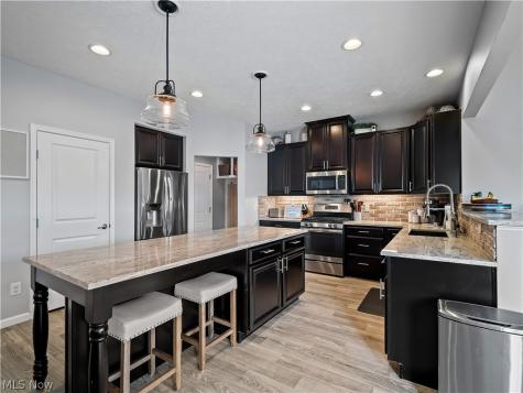 3145 Wheaton Dr Drive Avon OH 44011