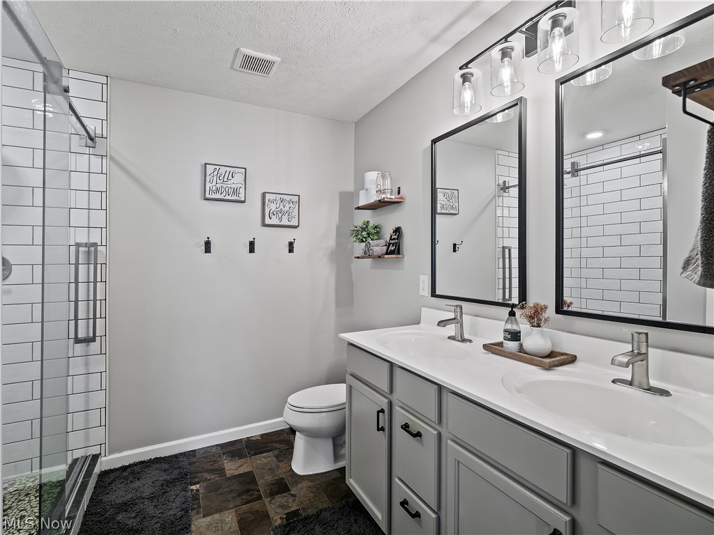 3145 Wheaton Dr Drive Avon OH 44011