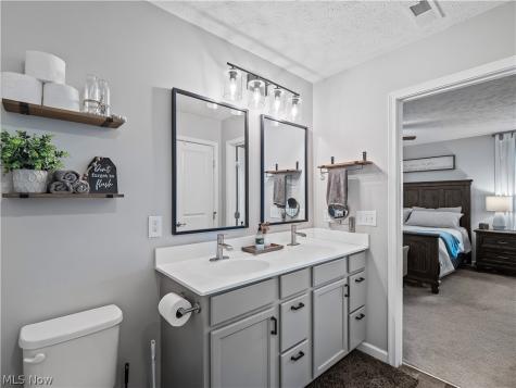 3145 Wheaton Dr Drive Avon OH 44011