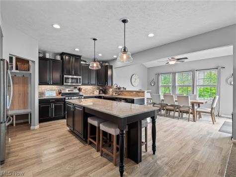 3145 Wheaton Dr Drive Avon OH 44011