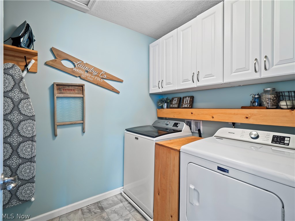 3145 Wheaton Dr Drive Avon OH 44011