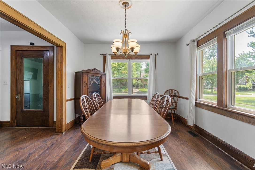 1359 Delia Avenue Akron OH 44320