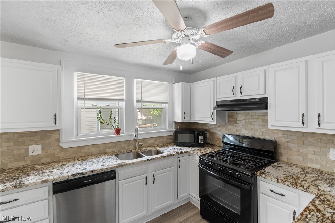 1359 Delia Avenue Akron OH 44320