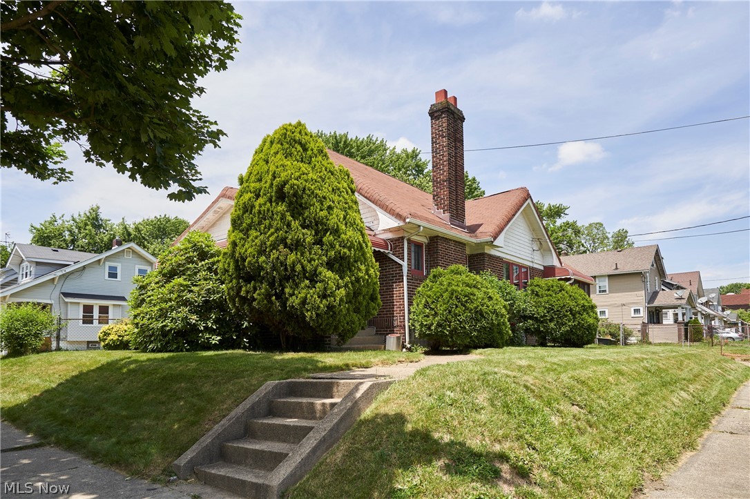 939 Lovers Lane Akron OH 44306