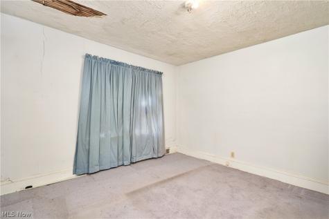 939 Lovers Lane Akron OH 44306