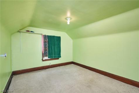 939 Lovers Lane Akron OH 44306