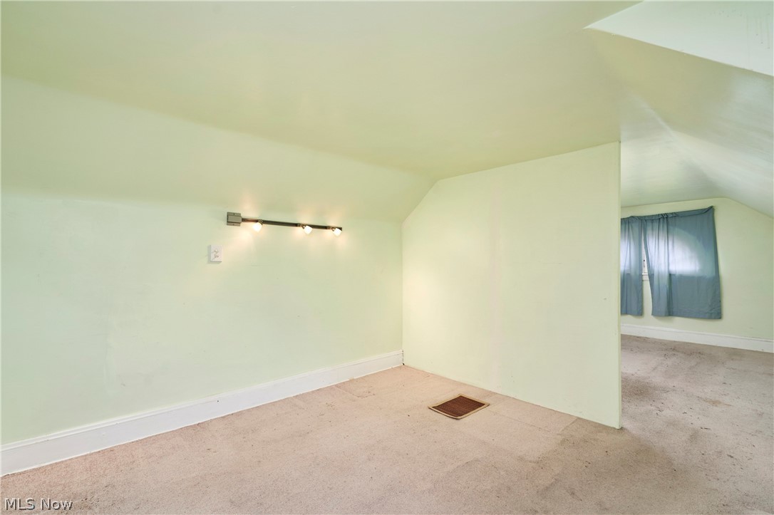 939 Lovers Lane Akron OH 44306