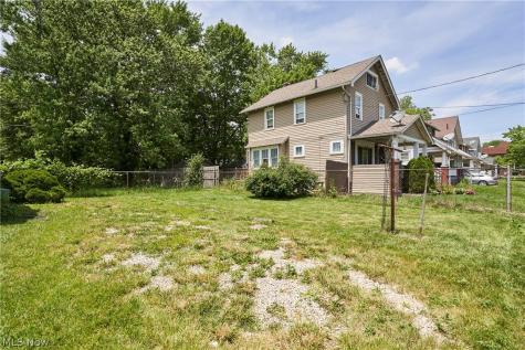 939 Lovers Lane Akron OH 44306
