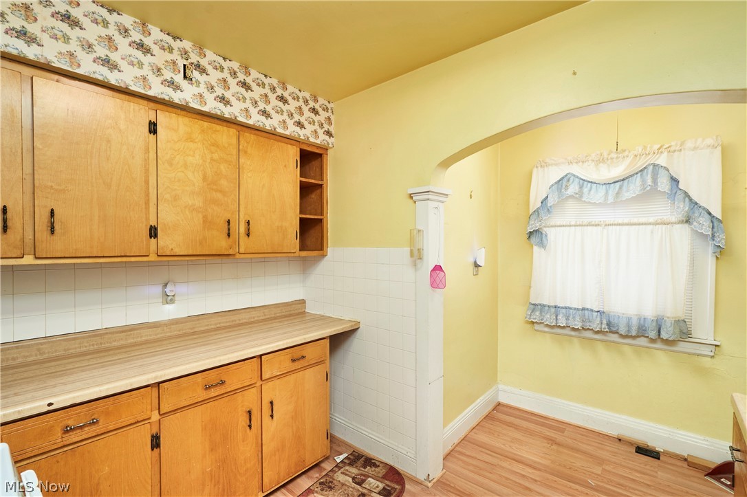 939 Lovers Lane Akron OH 44306