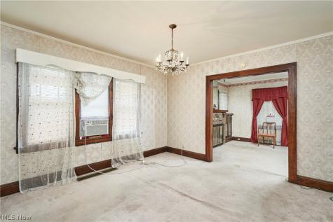939 Lovers Lane Akron OH 44306