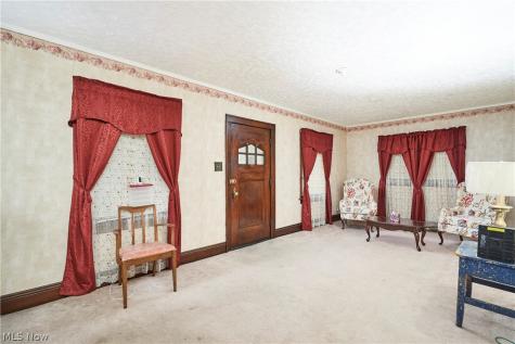 939 Lovers Lane Akron OH 44306