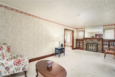 939 Lovers Lane Akron OH 44306