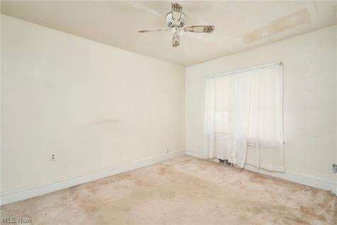 939 Lovers Lane Akron OH 44306