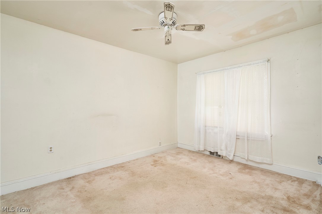 939 Lovers Lane Akron OH 44306