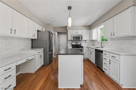 1023 Coopers Run Amherst OH 44001