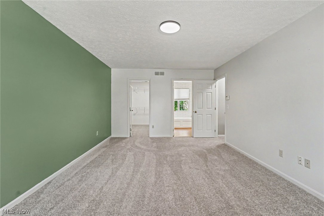 1023 Coopers Run Amherst OH 44001