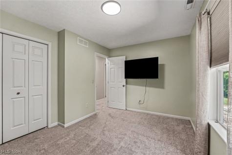 1023 Coopers Run Amherst OH 44001