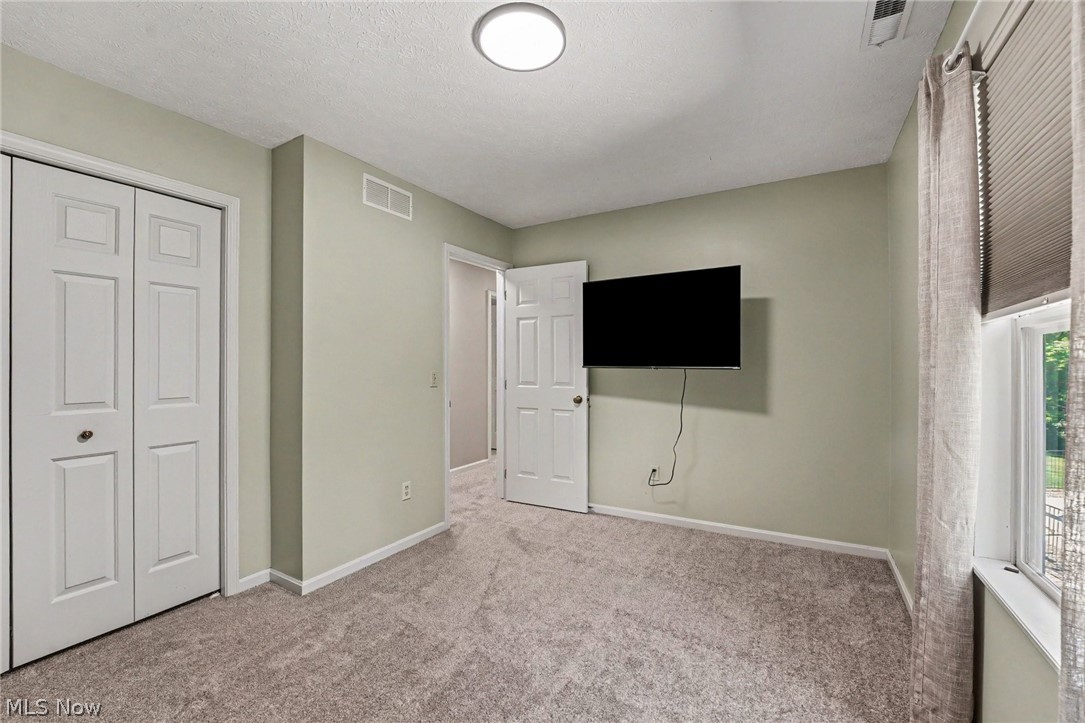 1023 Coopers Run Amherst OH 44001