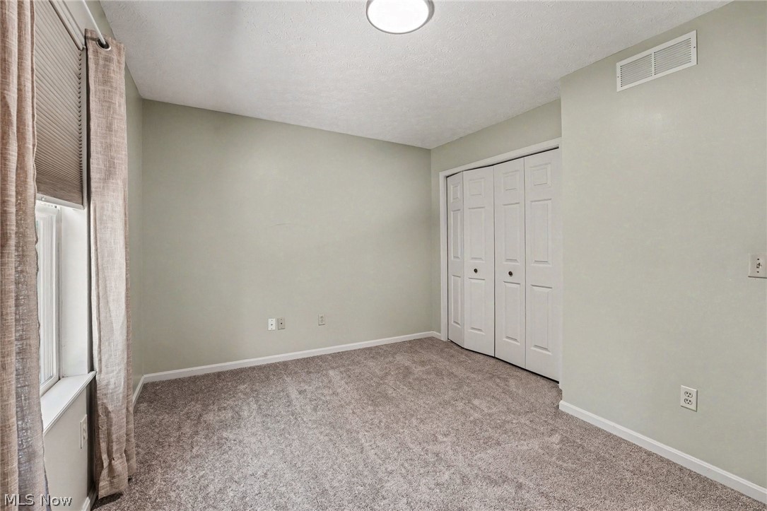 1023 Coopers Run Amherst OH 44001