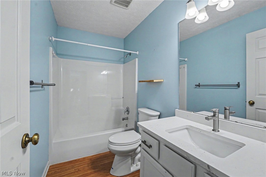 1023 Coopers Run Amherst OH 44001