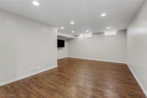 1023 Coopers Run Amherst OH 44001