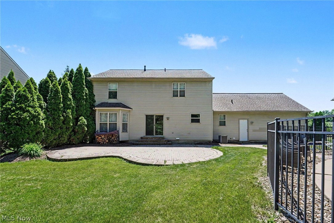 1023 Coopers Run Amherst OH 44001