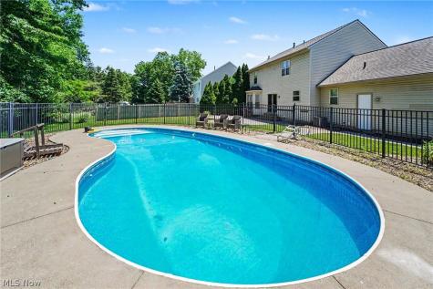 1023 Coopers Run Amherst OH 44001
