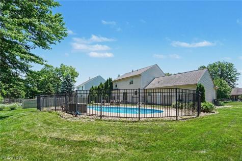 1023 Coopers Run Amherst OH 44001