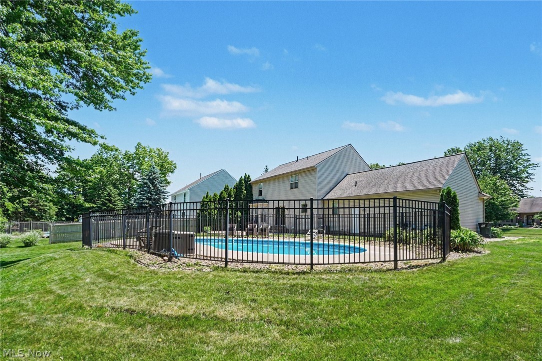 1023 Coopers Run Amherst OH 44001