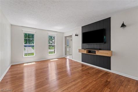 1023 Coopers Run Amherst OH 44001