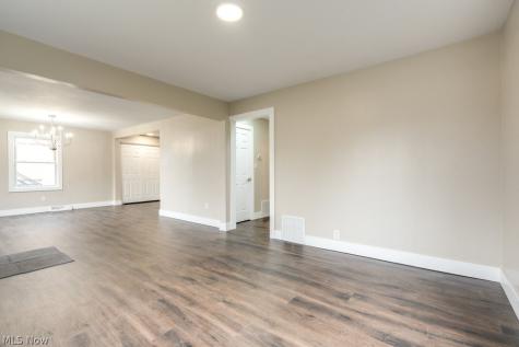 404 Union Avenue Minerva OH 44657