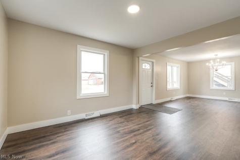 404 Union Avenue Minerva OH 44657