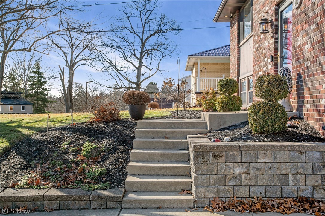 216 Beechwood Boulevard Wintersville OH 43953