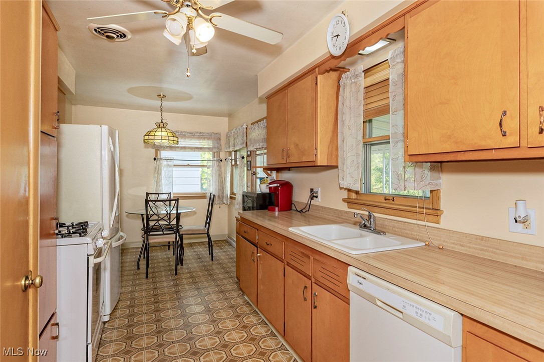 24120 Glenbrook Boulevard Euclid OH 44117