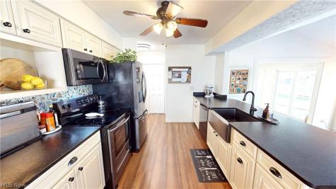 552 Vesely Court Eastlake OH 44095