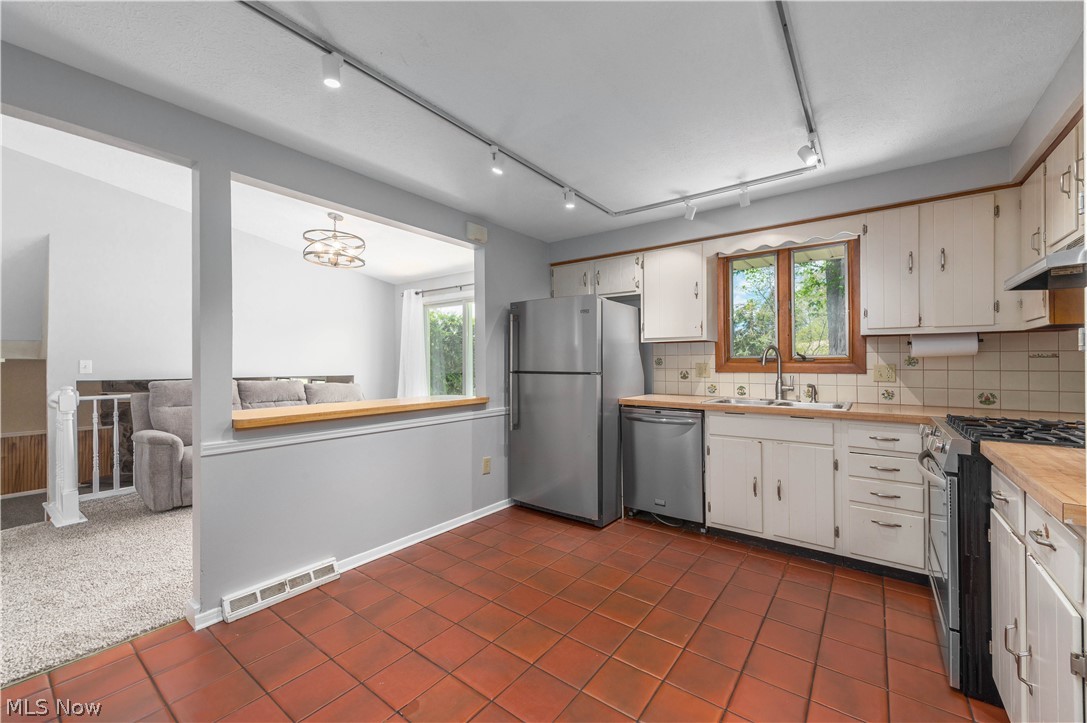 6974 Wil Lou Lane North Ridgeville OH 44039