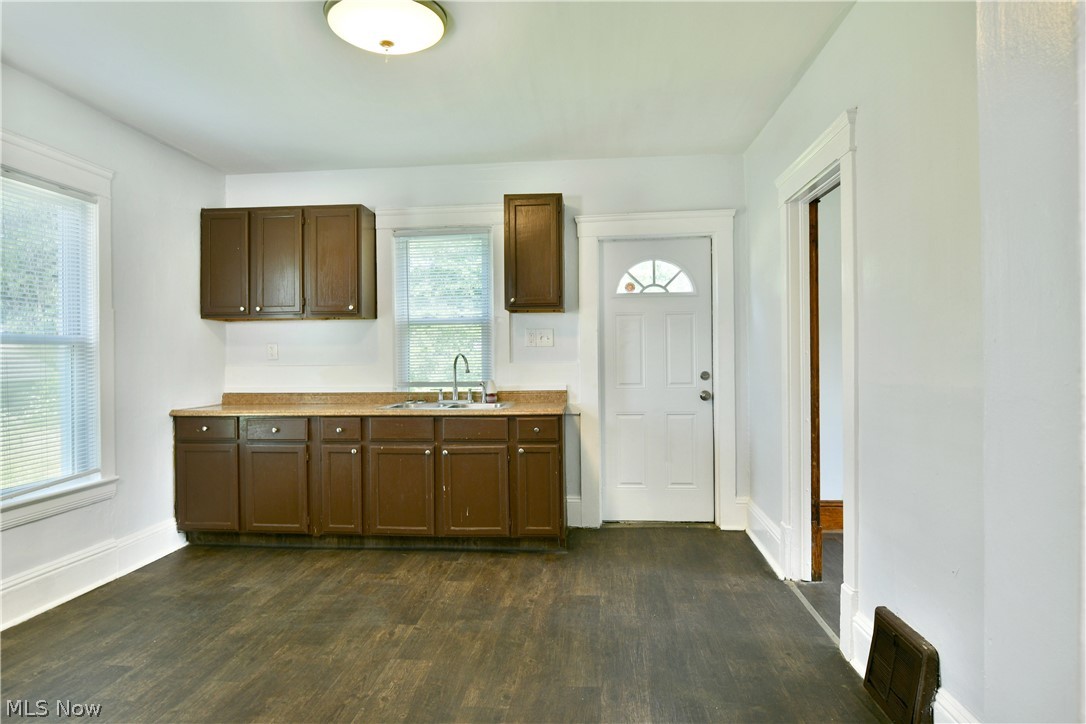 260 Austin Avenue NW Warren OH 44485