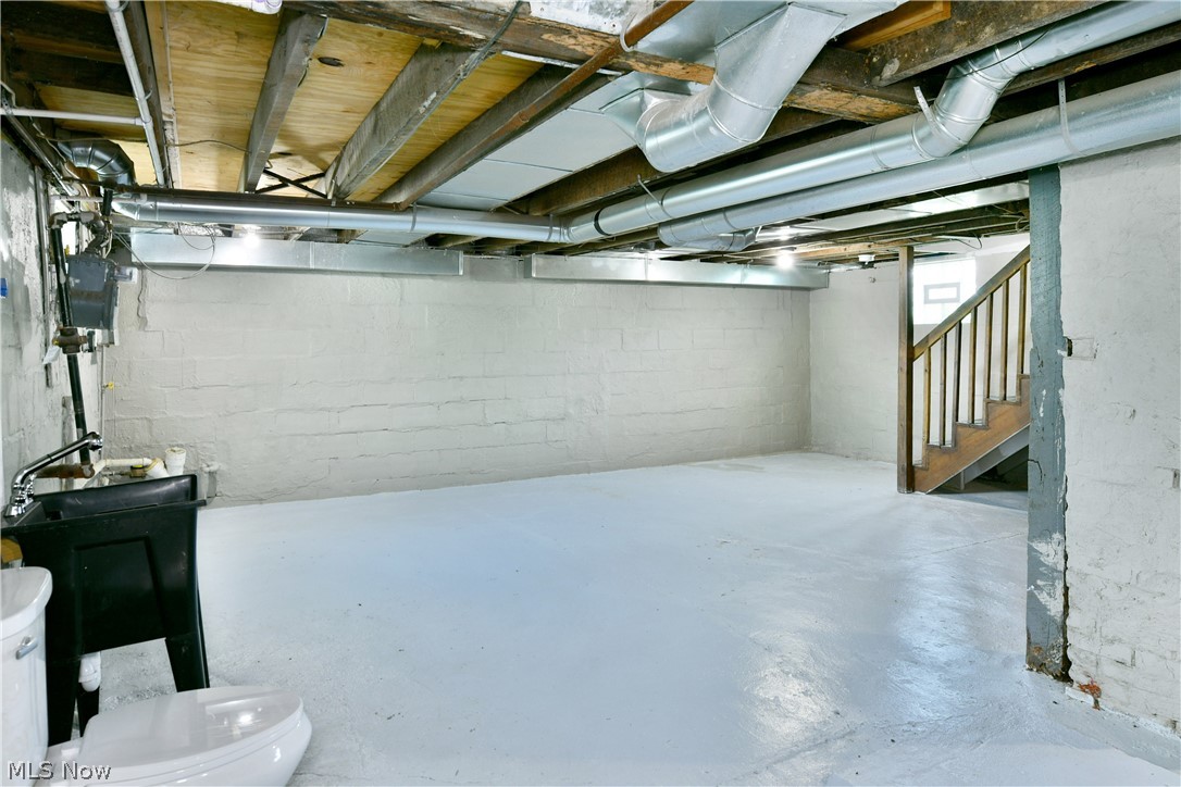 260 Austin Avenue NW Warren OH 44485