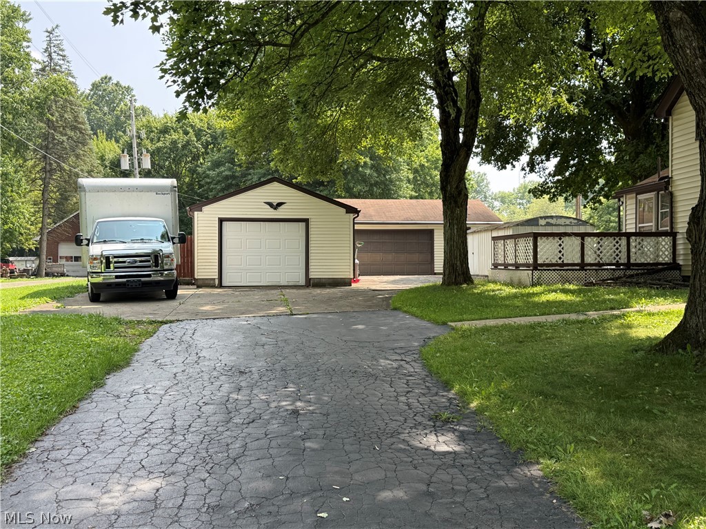 1644 W Mahoning Trumbull Co Line Road Mineral Ridge OH 44440
